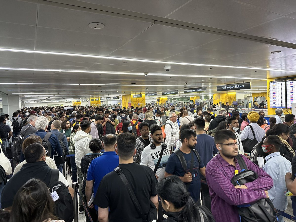 sabhas's tweet photo. The scenes at @DelhiAirport are chaotic and paint a very poor picture of Incredible India! for both locals and visitors. The departure queue in immigration is over 1 hr long. Please address! @JM_Scindia @PMOIndia @GMR_Group https://t.co/DC6sKkRvrL