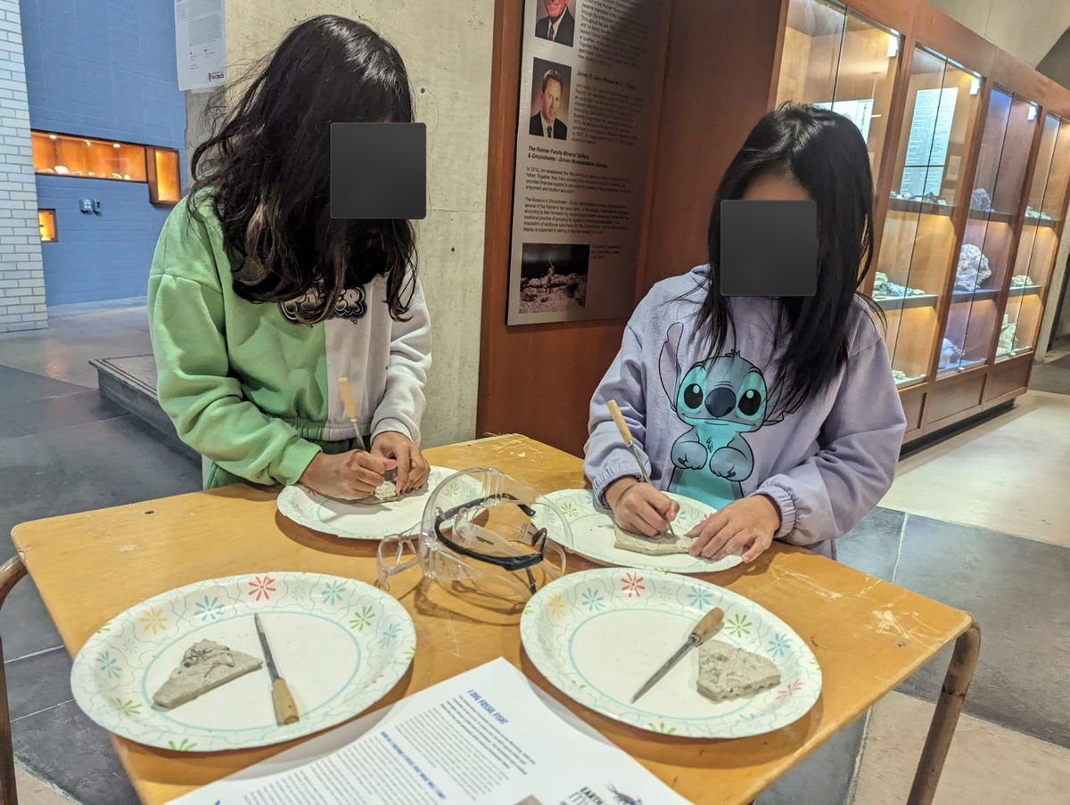 typical_jazzy's tweet photo. We had a "dynamite" time at the @UWEarthMuseum today with guides Crystal and Remy! Students excursioned through a simulated mine tunnel, looked for fossils, and got to touch and experience so many rock samples! Geology Rocks! @Hawthorne_PS https://t.co/eZn7QFoFHF