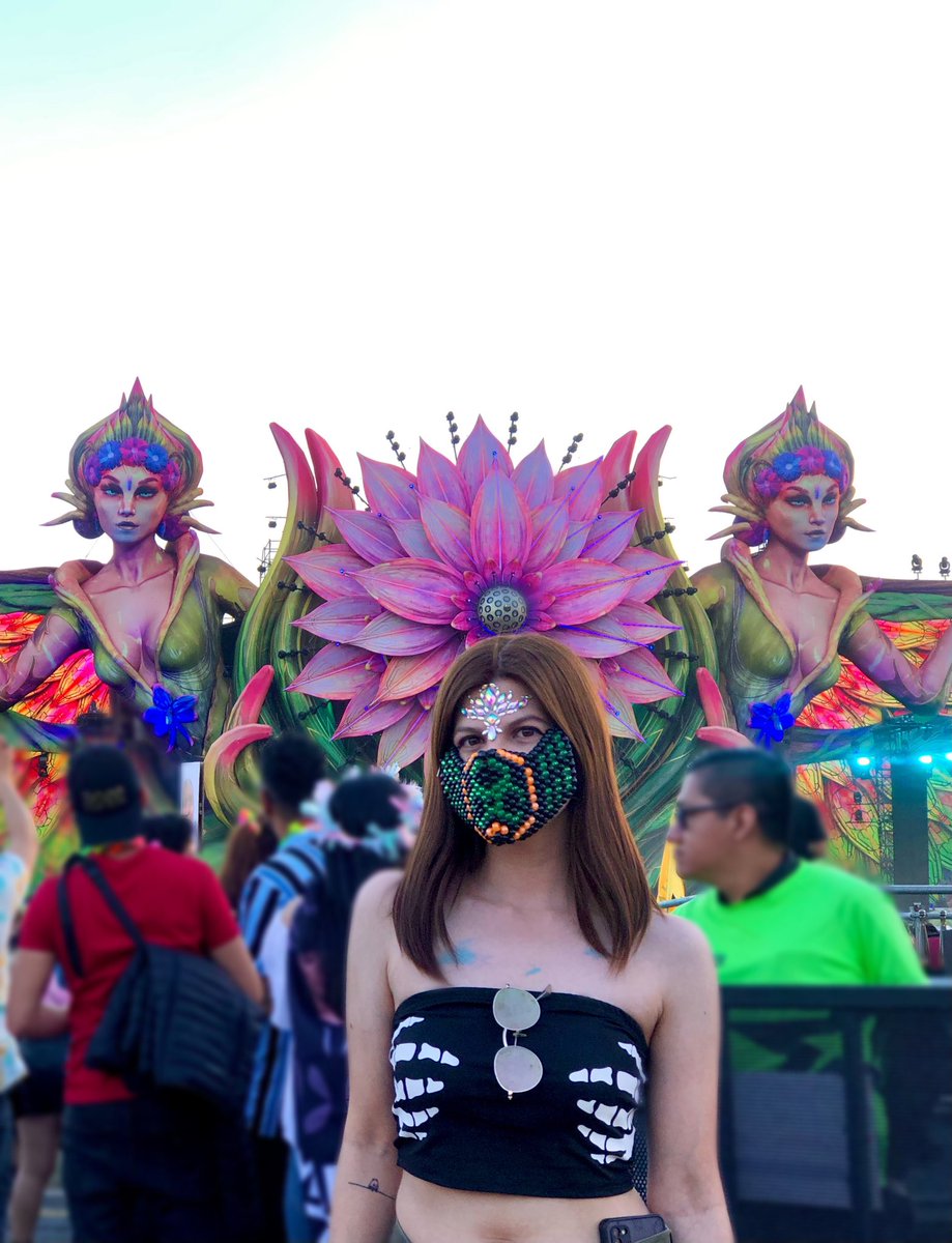 NoraGoal's tweet photo. ❤️‍🩹 Vi a modestep por 3ra vez, Sullivan King firmó mi powerbank y pues ni hablar de lo precioso que estaba Kinetic 😮‍💨 te llevo en mi cora EDCMX23 
#EDCMexico #ravegirl #modestep #sullivanking #ed https://t.co/qL3Lvf4rxJ