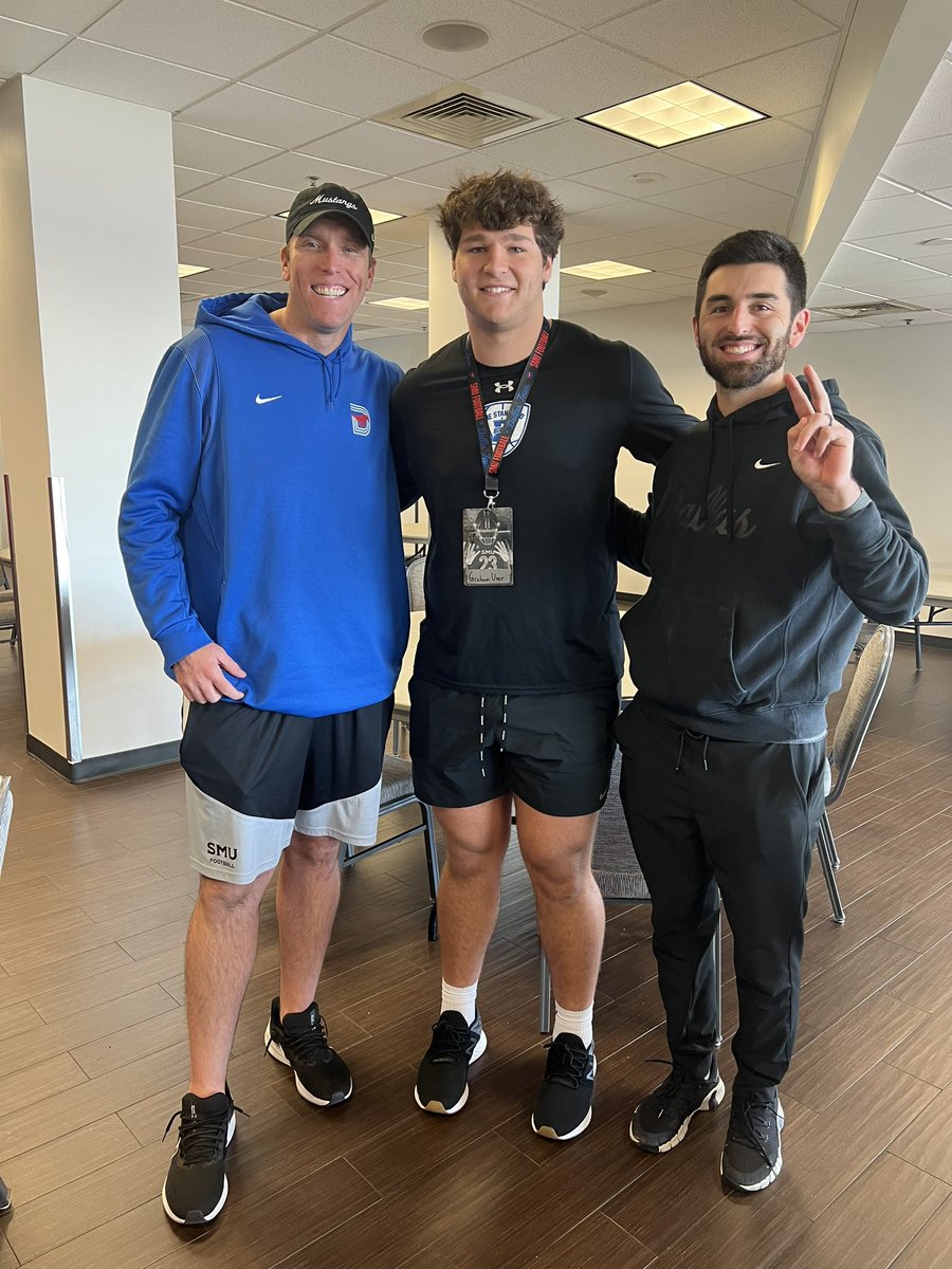 After a great day with <a href="/GarinJustice/">Garin Justice</a> I’m honored to announce my 1st D1 offer from SMU! #PonyUp <a href="/SMUFB/">SMU Football</a> 
#AGTG #EarnIt 
<a href="/alexm_brown/">Alex Brown</a> <a href="/CoachCaseyWoods/">Casey Woods</a> <a href="/rhettlashlee/">Rhett Lashlee</a> <a href="/barrett_trotter/">Barrett Trotter</a> <a href="/MLasseter1/">Mark Lasseter</a> <a href="/Coach_Clemons70/">Ricky Clemons</a> <a href="/Bayside_Admiral/">Bayside Athletics</a>