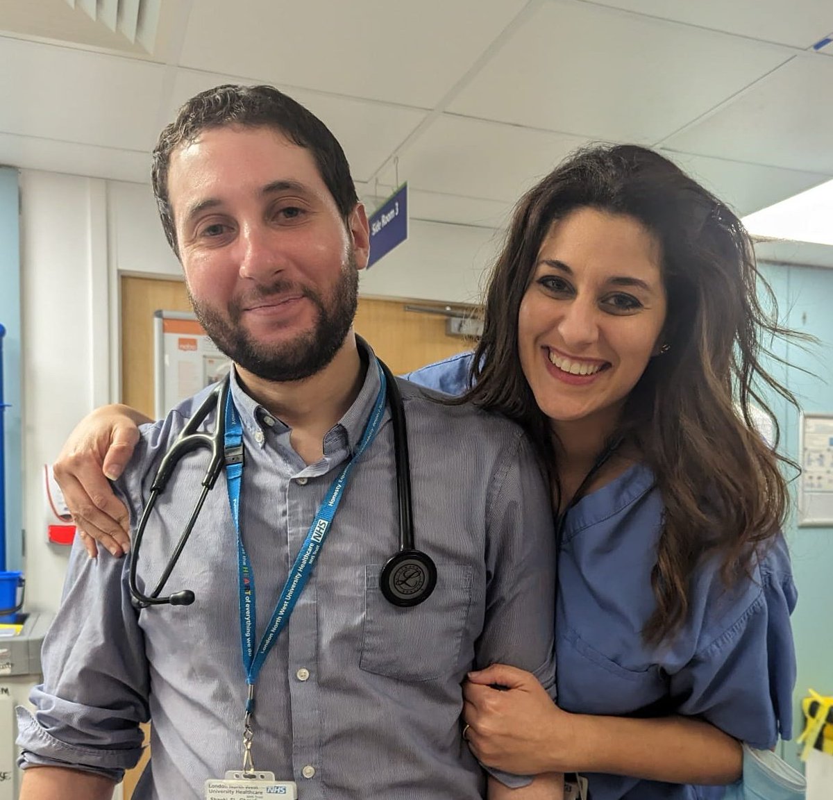 It helps getting a rheumatology opinion if your brother is the consultant seeing referrals... 😂

The El-Gs slowly taking over @LNWH_NHS 🙌🏻

#SiblingLove #ProudSister