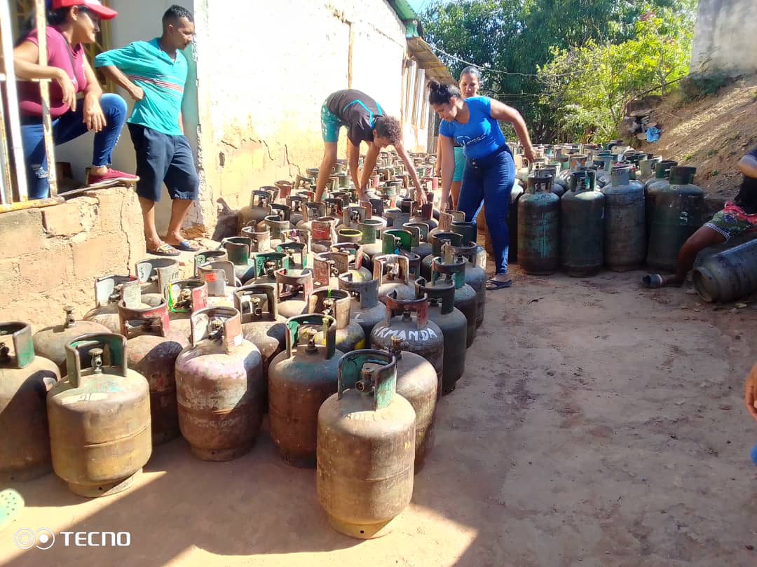 #Entérate📢 Más de 15 mil familias de Monagas fueron atendidas con distribución de bombonas

Más información ⬇️
👁‍🗨 bit.ly/3l6Ycc0

#Guárico
#ChávezInmortal 
#GuáricoProgresaYProduce