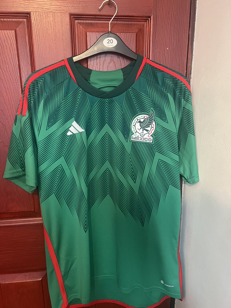 MattsFS19's tweet photo. @shirt_x Mexico WC2022 home
XL Excellent condition worn once

£35 inc first class p&amp;p https://t.co/mFYrdktMTU