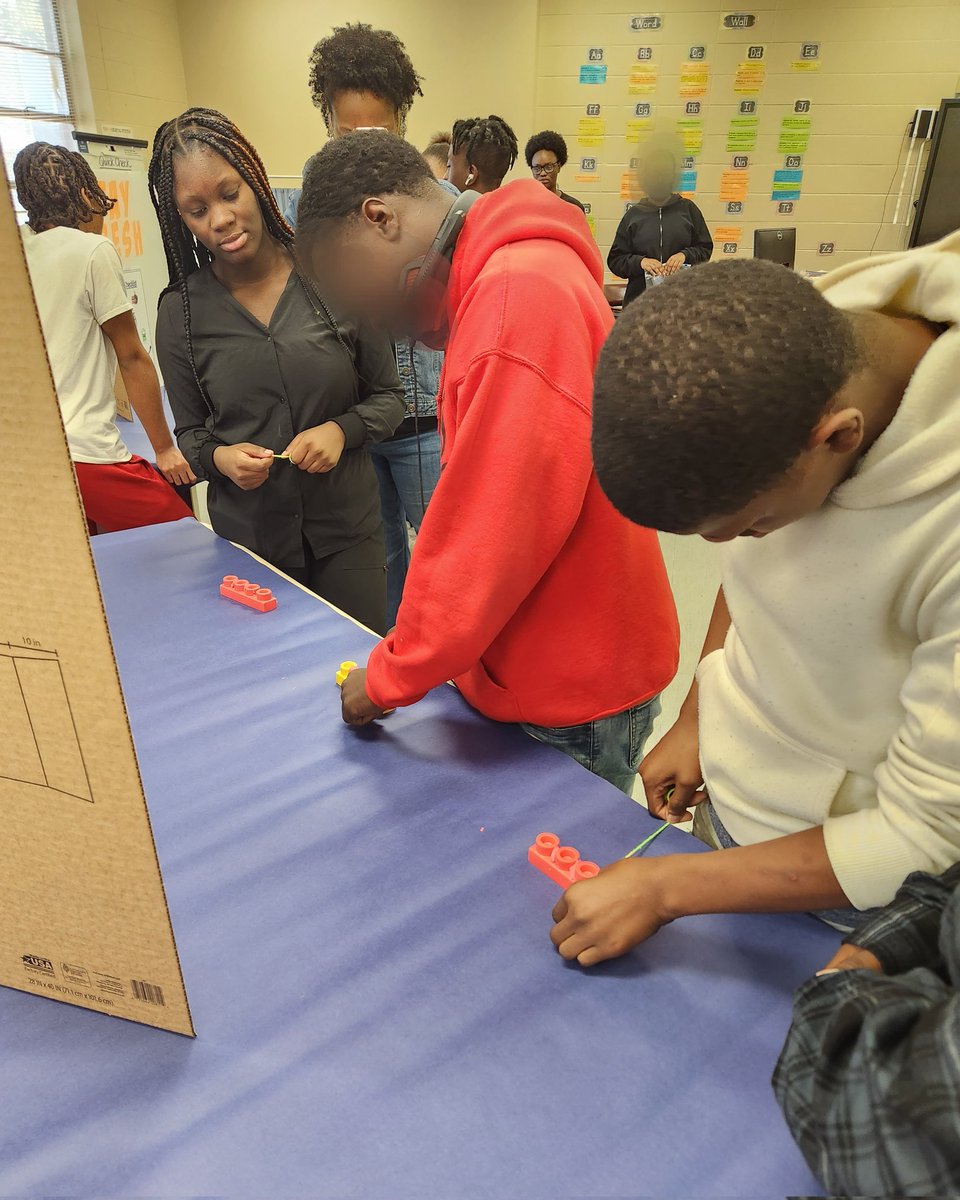 HealthMasd's tweet image. Health Science Students Peer Presentation On Personal Hygiene. HS students taught their peers how to properly floss, steps to handwashing, and shared with them what a healthy morning routine looks like.