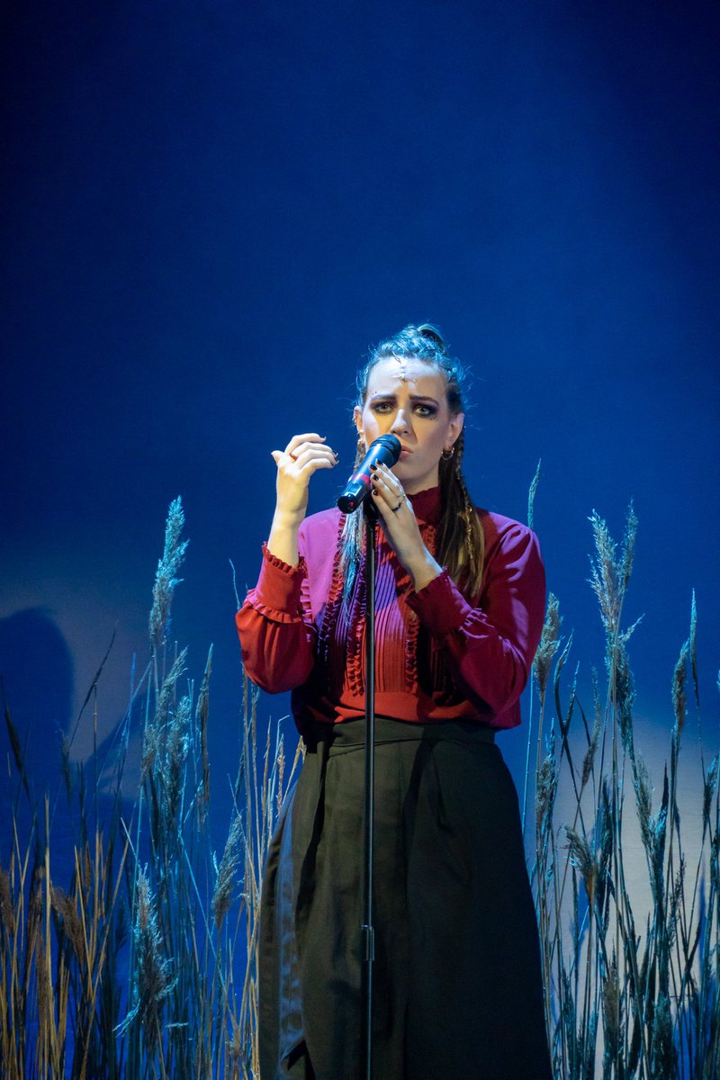 I have yet to post some pictures from our 2nd year production Vinegar Tom! I had the most amazing time on this show with @GeorgieStaight <a href="/nickjbarstow/">Nick J Barstow</a> <a href="/EmmaWoodsAnelli/">Emma Woods</a> <a href="/cerysmckenna01/">Cerys McKenna</a> <a href="/Millie_Brolly/">Millie Brolly</a> I miss it dearly 😥 now onto voice reels!!!