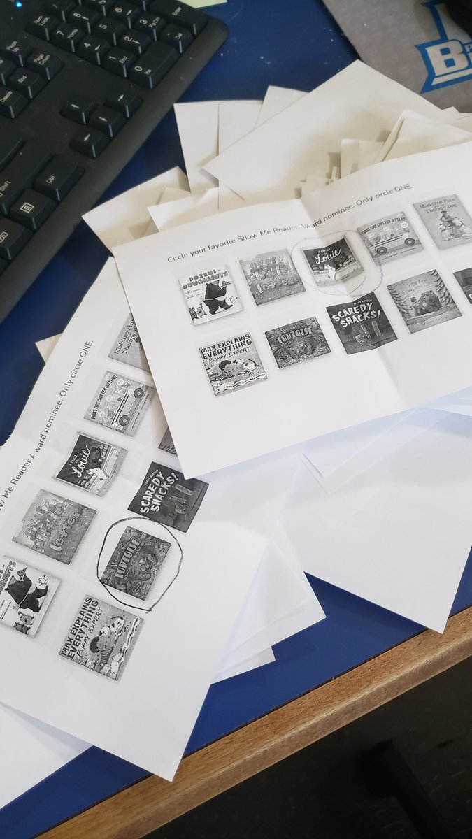 Library_PVMS's tweet image. As I tabulate Show Me Nominee votes, I&apos;m reminded that all this past month we&apos;ve been sharing Stories We Love. These Ss @PViewSPS get to actually vote for the stories they love for all different reasons @MASLOnline #spsreads #spslib #freedomtoread