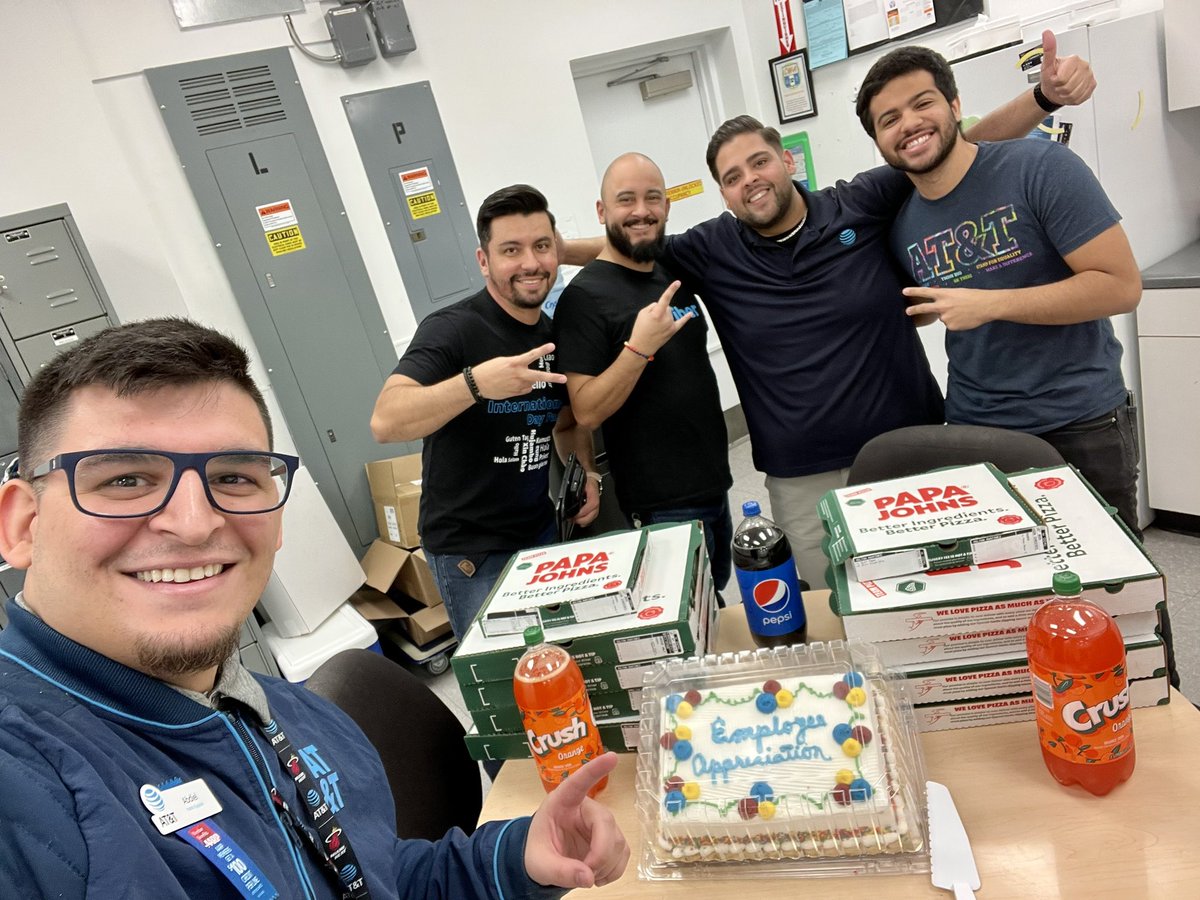 Employee appreciation lunch at Doral!🥳🎉 I appreciate the hard work you guys put in!🤩 
#LifeAtATT
#OneFLA
#theeastregion
#EAW23 
#SuperNecessary