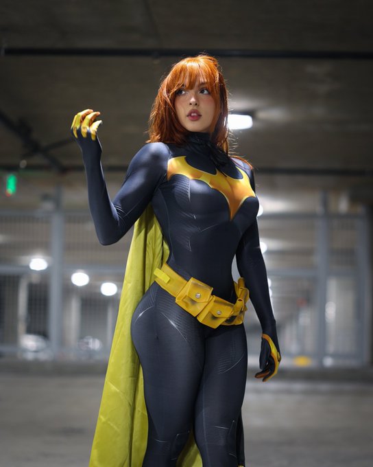 1 pic. Batgirl 🦇💛 https://t.co/EGMojqvhT4