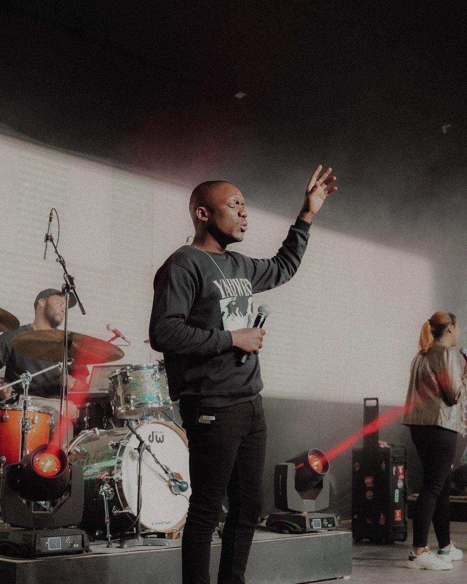 cetym's tweet photo. ¡Una experiencia inolvidable anoche en el Auditorio del @cetym con #OasisMinistry! 🎶❤️‍🔥

La música y la oración nos llevaron a una conexión profunda con Dios, creando una atmósfera llena de su presencia.

¡Fue un honor tenerlos por primera vez en casa! ✨

📸 x @luiscontf https://t.co/5VtZdBNSSF