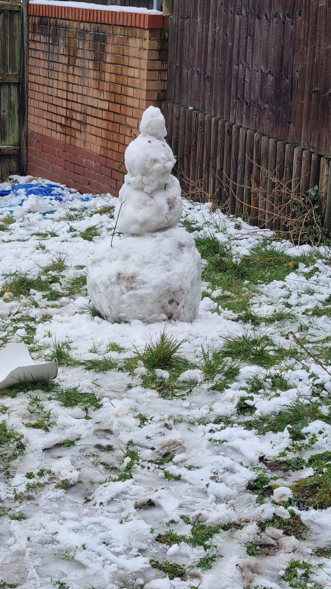 MrsFuery's tweet photo. The children in my class have been enjoying the #snowday with their @PercyShurmerAET tasks. Well done everyone!! @BurkeMrs @mrsrmurad @MissDuffy88 https://t.co/Kxsb9W8enh