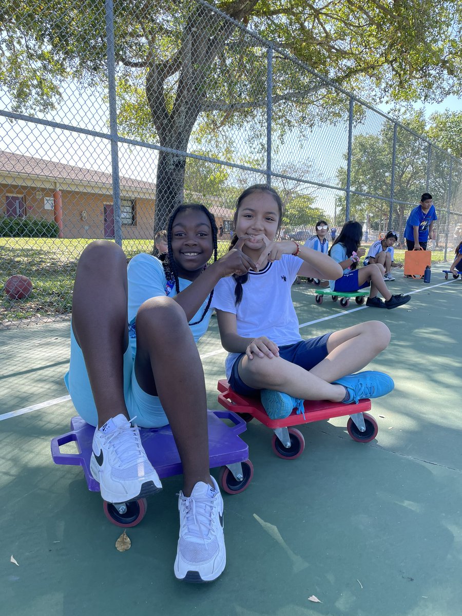 Miss Gates tweet media