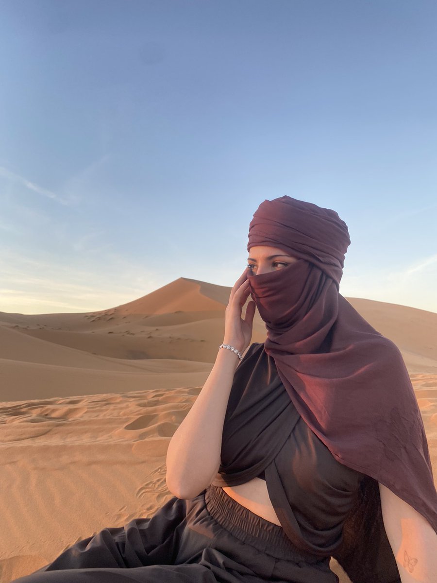 Me ofrecieron (ojo) 200 Mil camellos por mi novia… 

Lo veo normal, pero se queda corto.