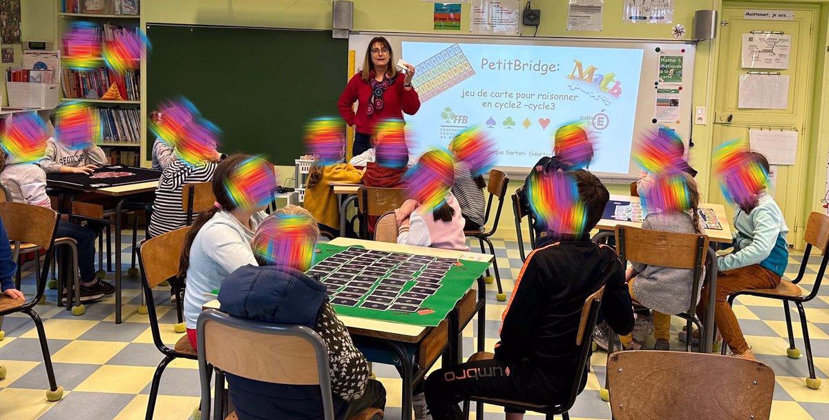 ecole_millay's tweet image. #SDM2023 #planmaths Véronique Sartori, formatrice maths et porteuse de projet FFB pour la région Bourgogne Franche Comté, est venue à la rencontre des CM1 CM2 pour un atelier PetitBridge, jeu de carte pour raisonner au cycle 3.