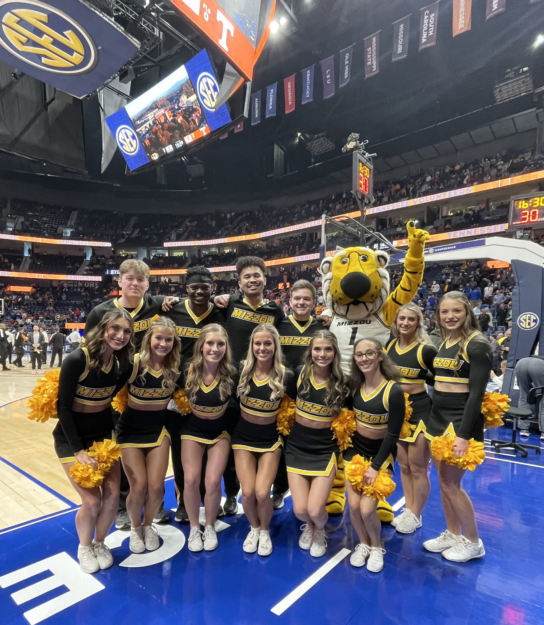 Mizzou Cheerleading (MizzouCheer_) / Twitter