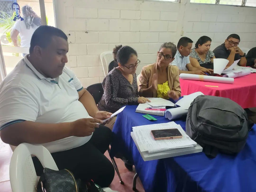 Asesores pedagógicos municipales y departamentales realizando análisis  y resusltados de las visitas de acompañamiento del mes de febrero.
#Nicaragua