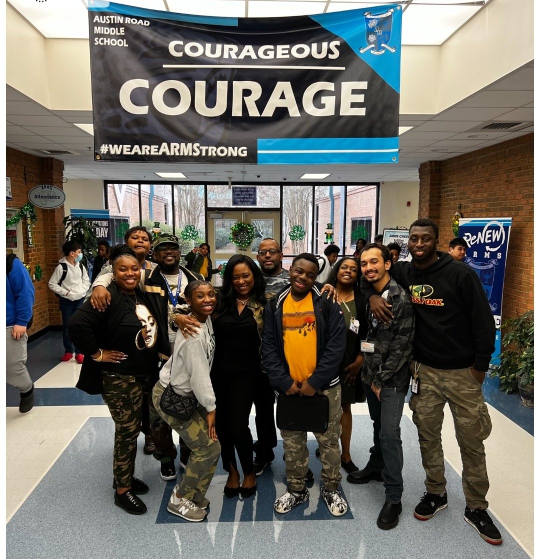 KandiceOfESE's tweet photo. Austin Road Middle will NOT camouflage our gifts, we celebrate our differences!! #ESEWEEK_HCS – https://t.co/WOlVka4xja