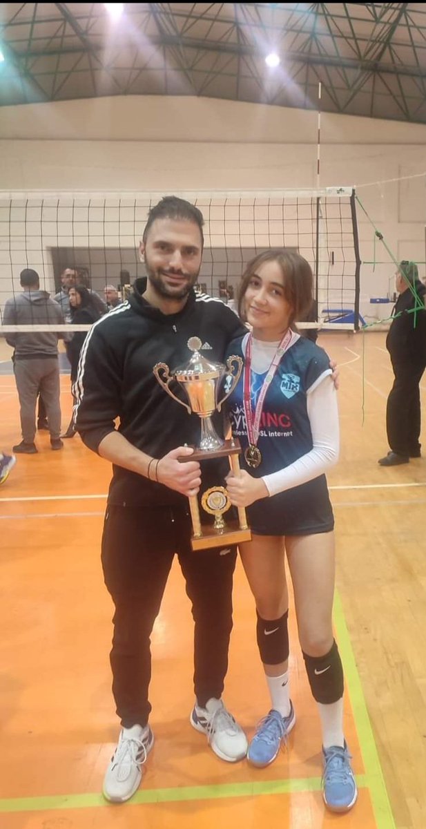 tufanerhurman's tweet photo. Doğum günleri de geliyor birer birer. Acı katlanıyor... İyi ki doğdunuz diyoruz önce... Bütün kalbimizle söylüyoruz... Ama sonra boğazlar düğüm düğüm... #isiasbitmeyenyas https://t.co/fViNTTMosG