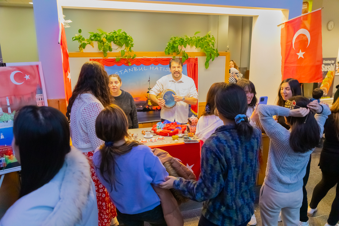 UDGlobal's tweet photo. Last week we celebrated Turkish culture — today, join #UDIntlCoffeeHour with #iBuddy mentors &amp; Sister Cities of Wilmington to explore connections between Delaware and partners across the globe. 🌍 

You know where to find us — Fridays in Trabant from 4-6 p.m. See you soon! ☕ https://t.co/9kejXjB86G