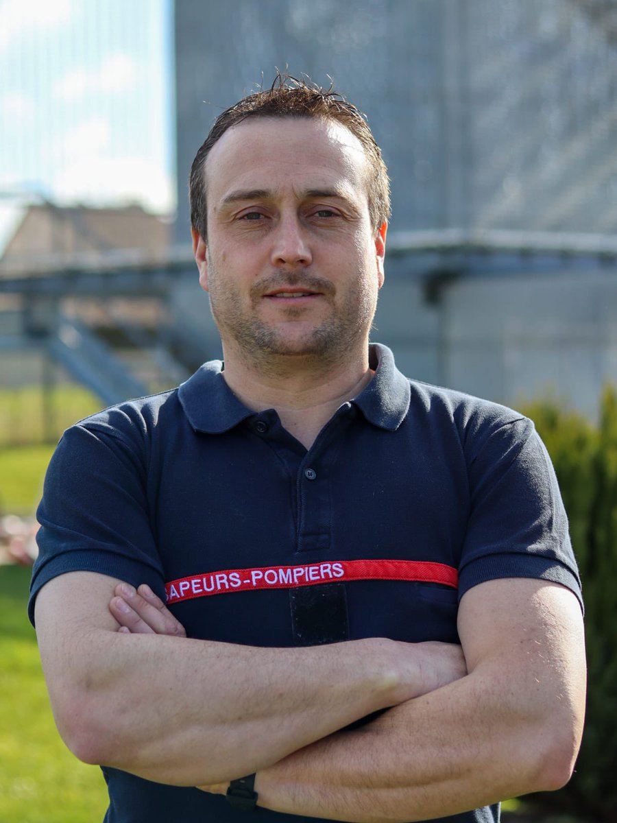 SPVouziers08's tweet photo. #PromotionVolontariat #unjourunagent
Le Sergent-Chef #Grégory
✅ 🧑🏼🚒 Volontaire au #CIS #vouziers
✅ Et #Exploitant #Agricole dans le #civil
➡️ Faites comme lui ! Rejoignez-nous 🧑🏼🚒
➡️ Nous avons besoin de vous 🚨
#sapeurspompiersvolontaires #volontariat #metier @sdis08 @udsp08 https://t.co/FUsgx7jEG3