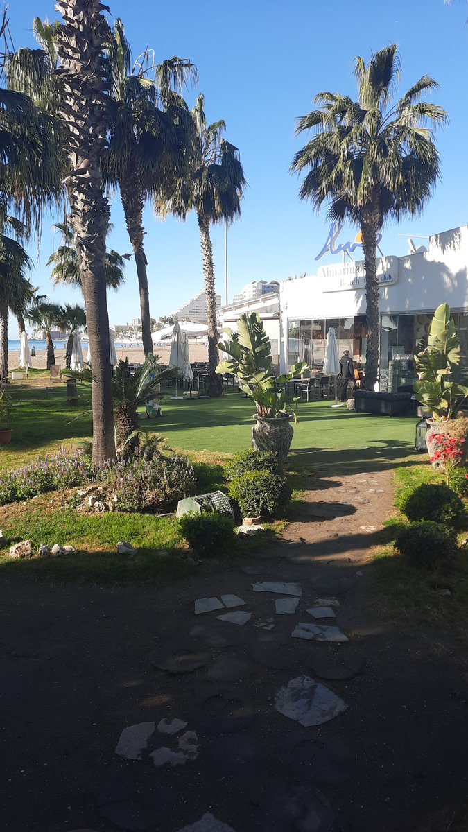EncantoSol's tweet photo. Spiaggia di Benalmádena, a Puerto Marina di Benalmádena https://t.co/0X4Kr52La8