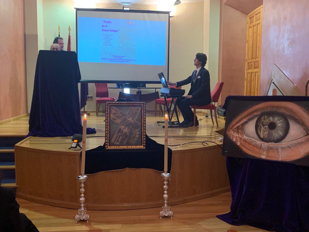ppaytojaen's tweet photo. 🎹 Nuestra viceportavoz , @IsabelAytoJaen, ha asistido al acto “PASION EN EL CASCO ANTIGUO” El piano y la poesía cofrades de Jacobo Herrera y Javier Cano, organizado por la AVV Arco del Consuelo

🤗 ¡Muchas gracias por vuestra invitación! https://t.co/60WSv2jCZp