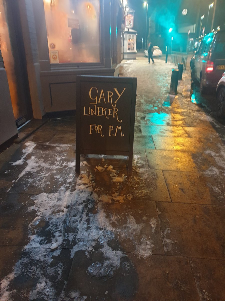 coolbird71's tweet photo. @GaryLineker #wakefield are with you 😀. https://t.co/yNK7ktDRz9
