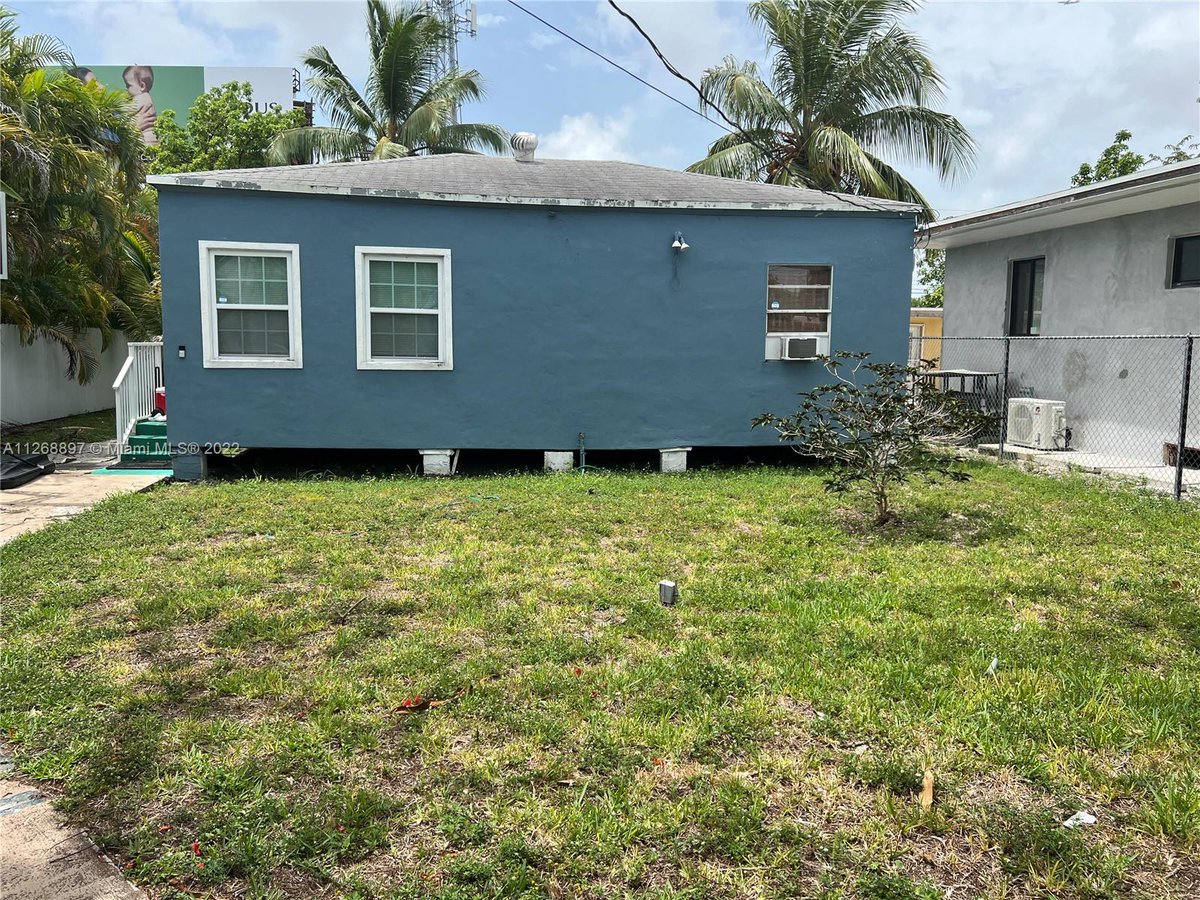 You have to see this home! 2 BD/ 1 BA in Miami. Call/text/DM me for details.  cpix.me/l/165653257