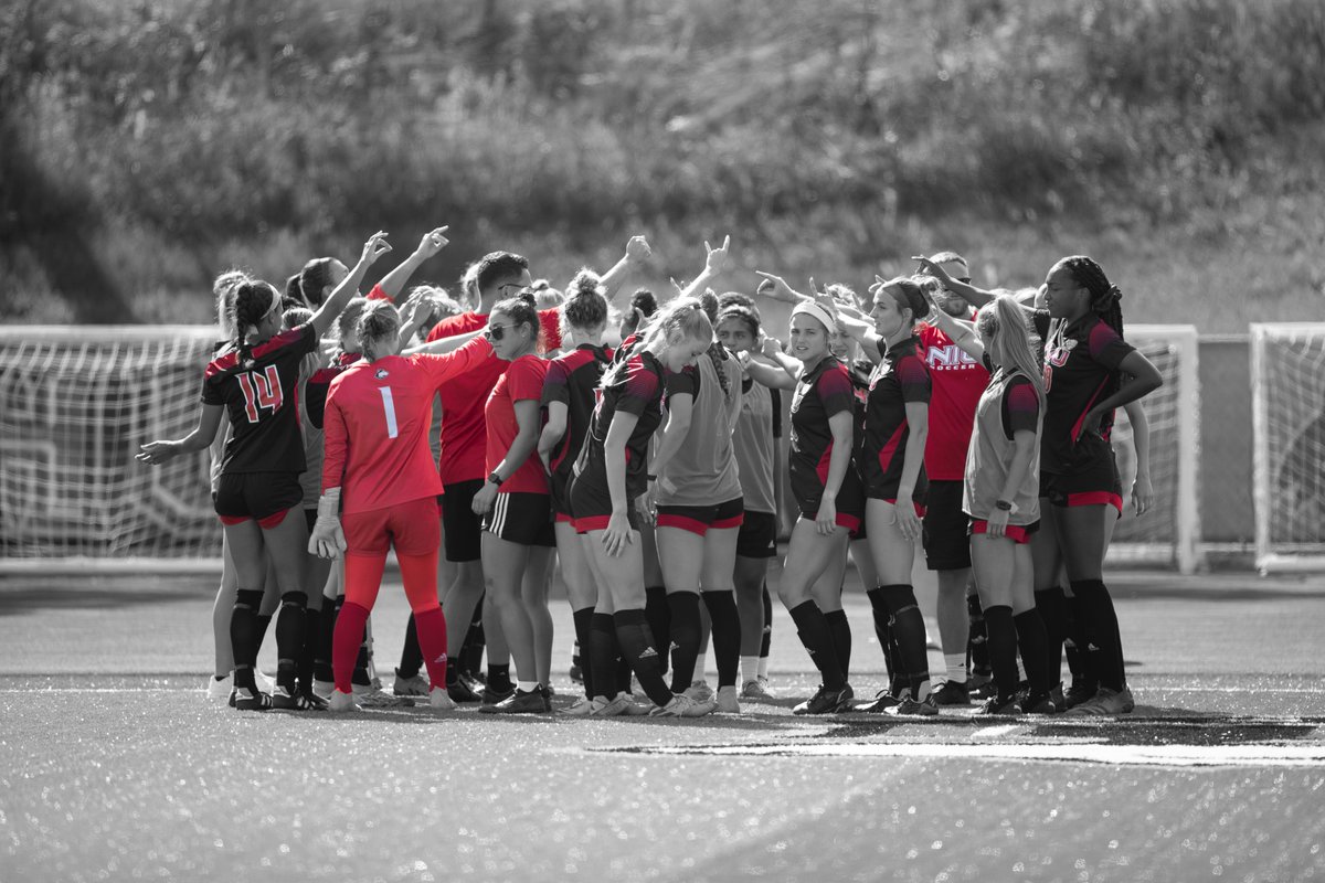 𝐎𝐧 𝐅𝐫𝐢𝐝𝐚𝐲𝐬, 𝐰𝐞 𝐰𝐞𝐚𝐫 𝐫𝐞𝐝 🔴