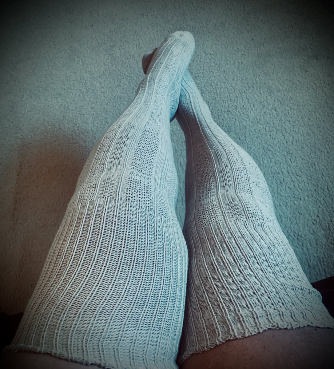 finefootography's tweet photo. Too cold 🥶#feetpic #feetseller #footpic https://t.co/i2d2MbXys6