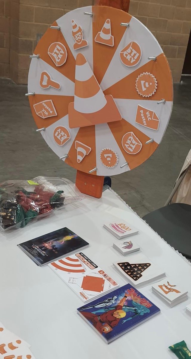 VideoLAN on Twitter to our booth 234 at socallinuxexpo to win