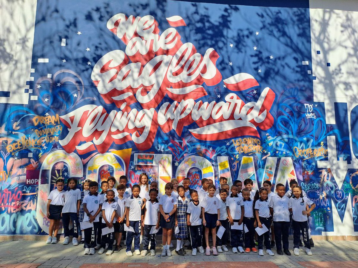 En el marco del cierre del proyecto Service Learning "Historias de nuestras Comunidades" los niños de 2do grado de la Institución Educativa Manzanillo del Mar hicieron un recorrido por el colegio <a href="/cojowa/">Jorge Washington CARTAGENA</a> para conocer su comunidad escolar y compartir entre todos.
#Cartagena