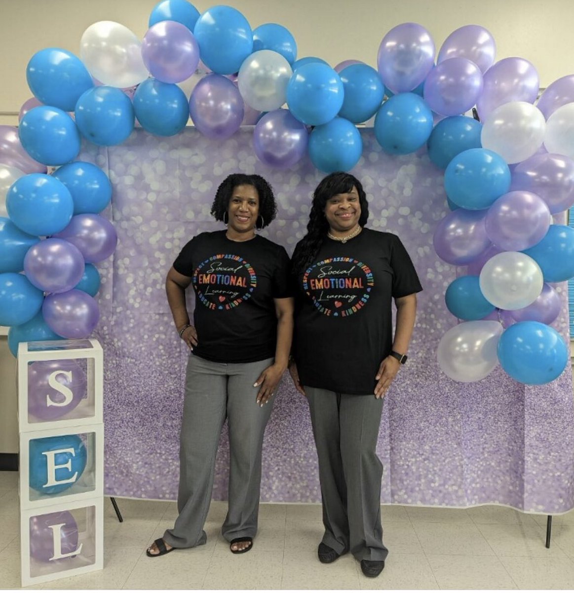 MooreCounselor's tweet photo. Positive Affirmations  and photo. Booth in the Zen Zone! #SEL #PowerinThePause @GoodmanES_AISD @franks_kesha @Counseling_AISD https://t.co/JdQ31cqGmC