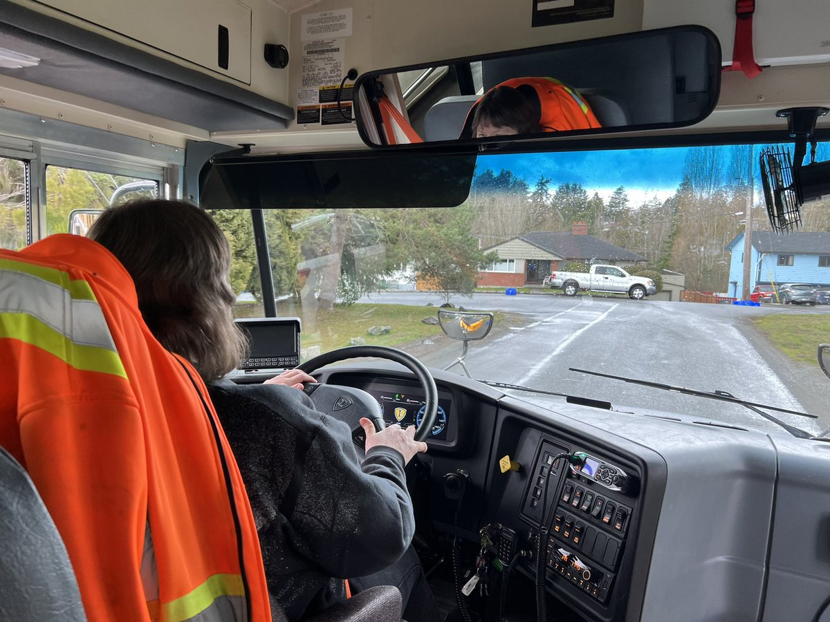 sd61schools's tweet photo. Powered by positive energy! Students from Colquitz Middle School were excited to ride on one of SD61’s electric buses today. They couldn’t believe how quiet the bus was. For more details on the electric fleet visit: https://t.co/OnSbYpYLJx⚡️🚌 #OneLearningCommunity https://t.co/gePrmR1Swo