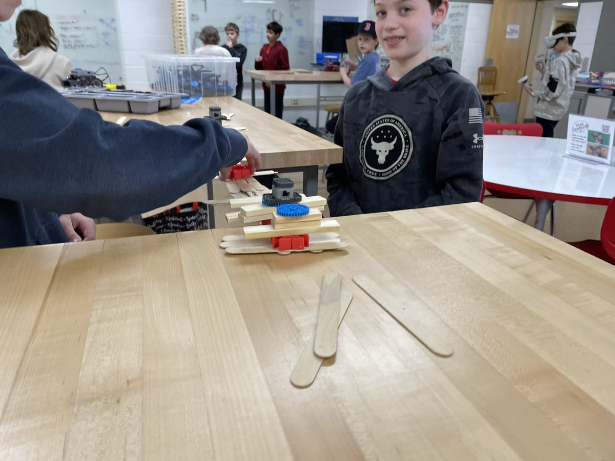DavidGusitsch's tweet photo. VR, bridges, &amp; an absolutely amazing wood block tower were just a few neat things to see in the #SaxeDesignLab this week! In case you are wondering, the tower is 8’10” &amp; was constructed with 348 wood pieces - wow! https://t.co/WB5yFvKc6z
