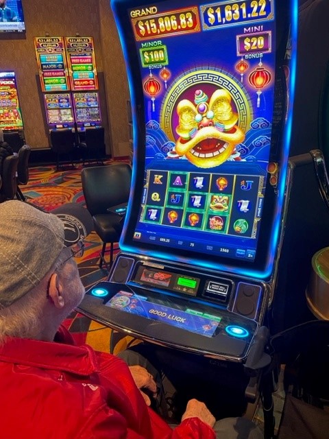 Cypress_Pointe's tweet photo. The residents wanted a casino outing and the Life Enrichment Department made it happen.  The cold weather wasn't going to stand in their way! https://t.co/TTB04QJoUS