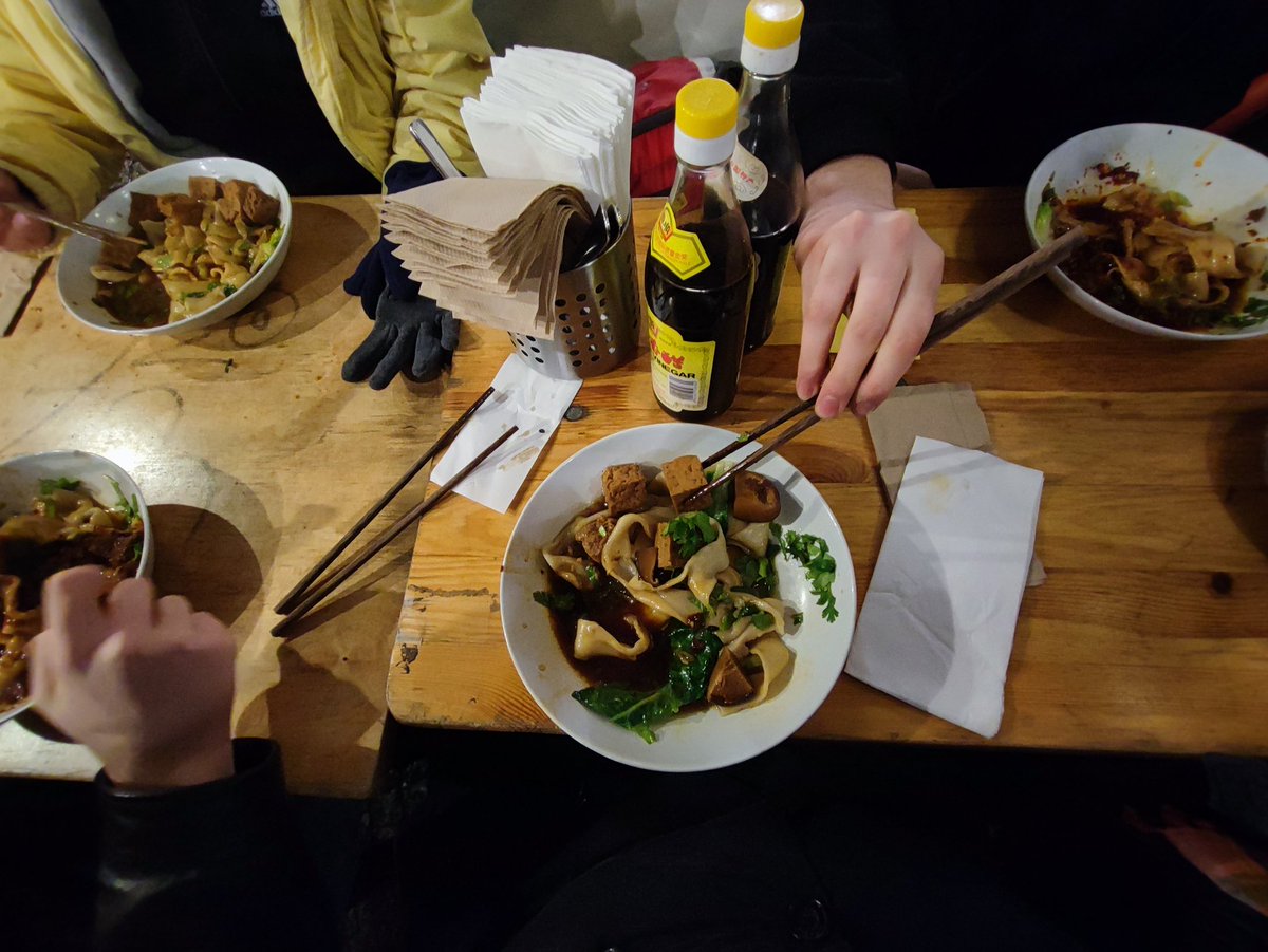 Lecker schmecker essen mit <a href="/ultramarin0924_/">🏳️‍🌈 FᴇᴍʙᴏʏLᴇɴɪN☭ ᵗʷᵉʷᵉ ˡᵘᵛ ᵃᶜᶜ</a> <a href="/realerwaschbaer/">FlosseGenosse 🚩🔨</a> und <a href="/RoterFuchs161/">Roter Alien Fuchs ☭ ❄️</a> 😋