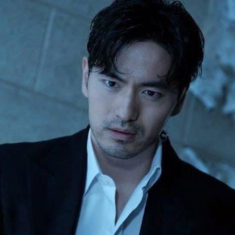 Yonaoppa1's tweet photo. تزوجيه اربعيني خمسيني وسيبي التلاتيني العشريني في حضن امه ❤️🫰🥹
#kdramatwt #kdrama https://t.co/YnAqQ8YBQi