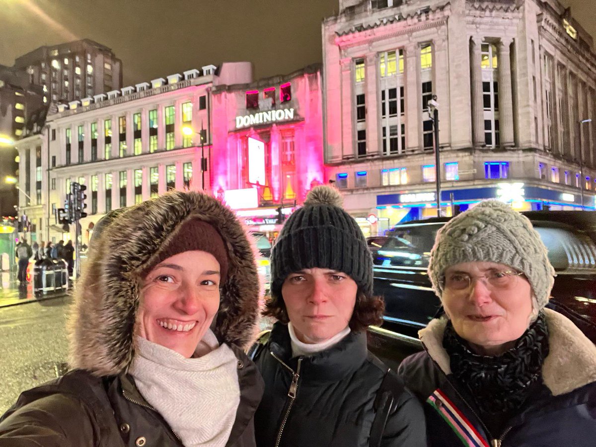 emma_au_soleil's tweet photo. In case you were wondering how it was going… it’s mostly a lot of stupid faces in different locations with different amazing people… #homecoming #UKtrip #backinblighty https://t.co/6DnTUfEXEk