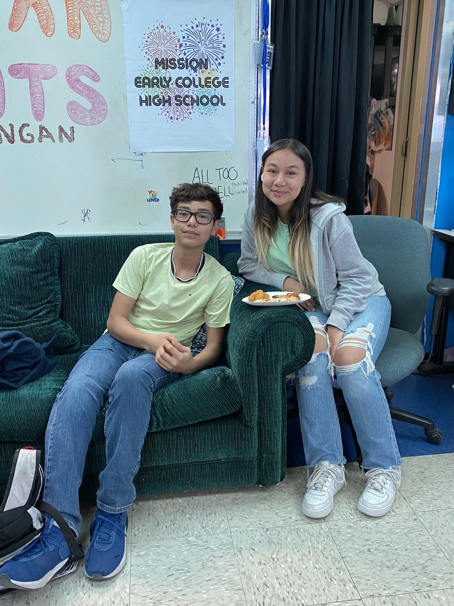 In appreciation of our #PhoenixFamily Student Leaders at Bridge Camp we held a pizza party. The work &amp; heart they put in to welcome Class of 2027 will be remembered for years to come. #TeamSISD