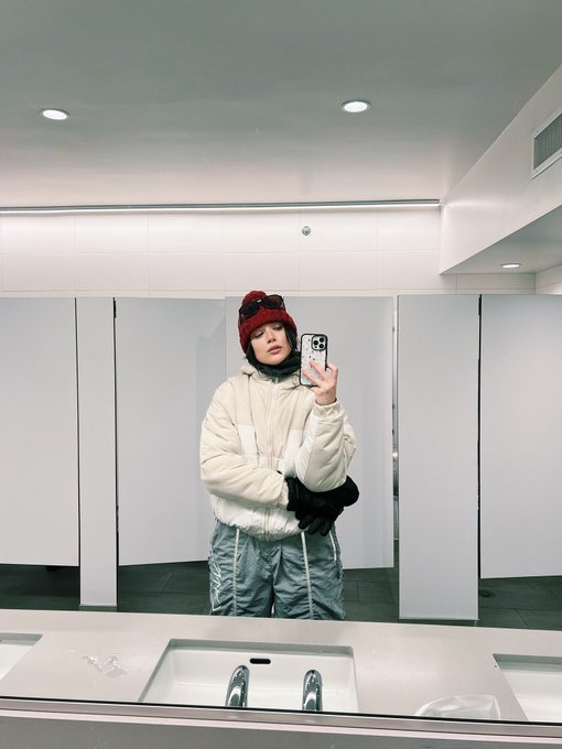 Snow bunnies 🤍 https://t.co/465mVpzyVg