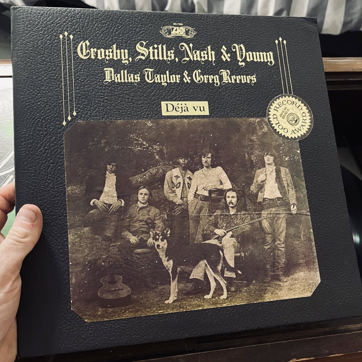 RockNRoLL_85's tweet image. This is what a 10/10 album looks like…..share one in the comments👇🏻🤘