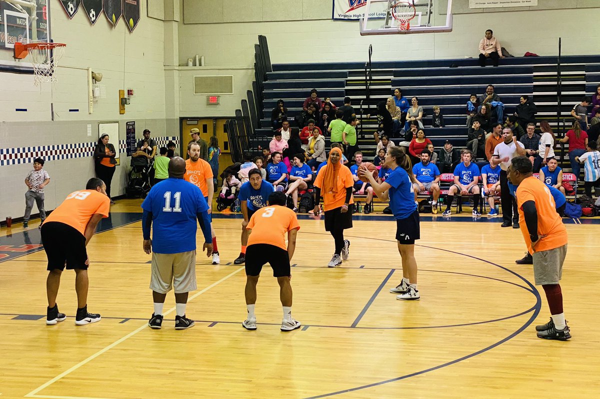 sldews's tweet photo. Watching the Bailey’s ES staff and parents play basketball at Justice HS! What an exciting game! #WeAreBaileys @BaileysES_FCPS @Baileys_PTA @FCPSR2 https://t.co/JtQwQaevXy