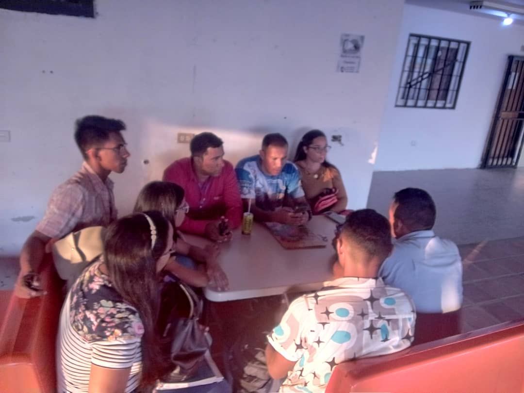 Movimiento Estudiantil REU 23, en compañía del Coord. General de VDLP Marlón Réngifo, sostuvieron reunión con el Coord. de Operaciones Rommy Flores de la empresa Comred Ingeniería; para solicitar red de Wifi libre para nuestros Estudiantes.