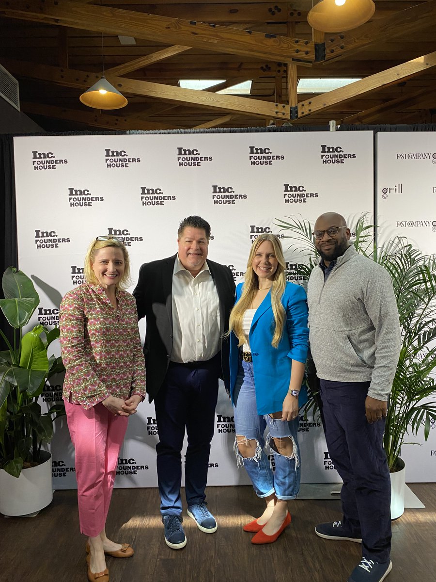 Following #SiliconValleyBank news chatted at #SXSW2023 with <a href="/katelin_cruse/">Katelin Holloway 💙</a> <a href="/BrianBrackeen/">Brian Brackeen</a> jasonwalker <a href="/thriveconsultGR/">Thrive consulting</a> about preserving DEI even in really tough and scary financial times. <a href="/Inc/">Inc.</a> #foundershouse.