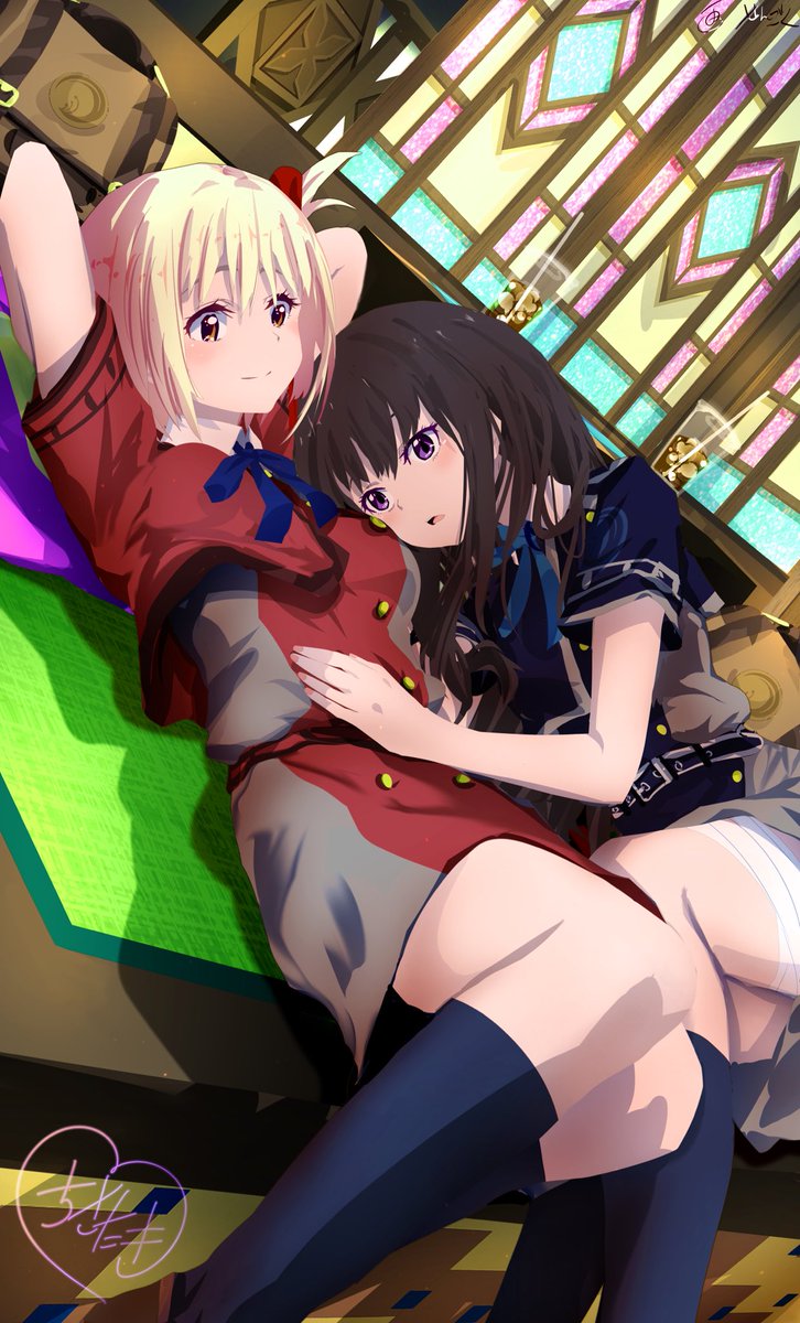 inoue takina ,nishikigi chisato multiple girls 2girls blonde hair lycoris uniform yuri two-tone dress black hair  illustration images