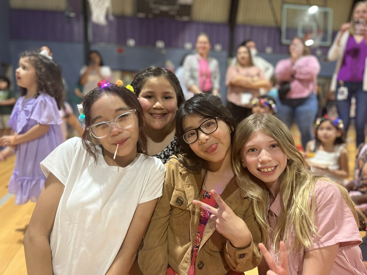 RodiekMorgane's tweet photo. #SpringFling @MendezKids1st  these smiles say it all! ♥️ https://t.co/uHgNQCFwlB