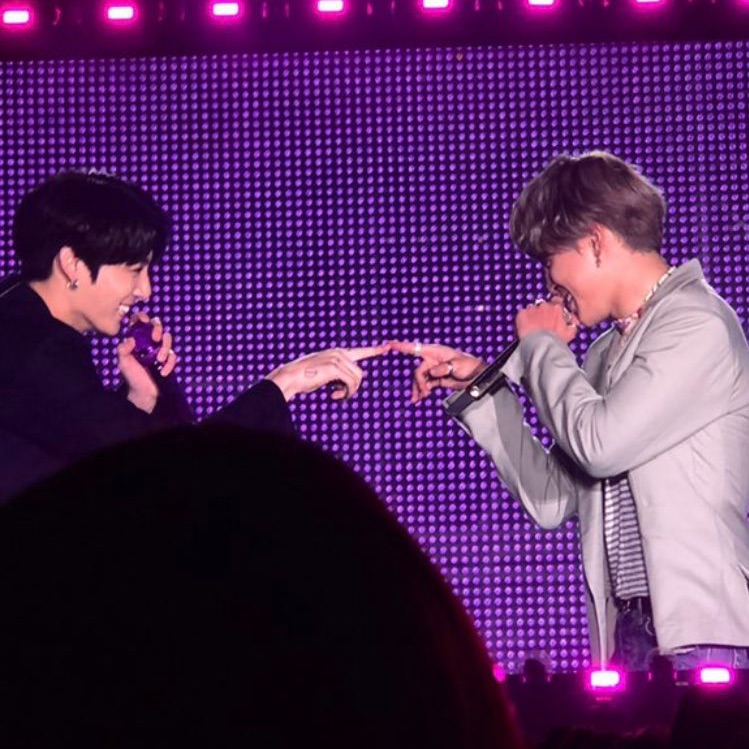 jikookhour's tweet photo. https://t.co/H7umU2qErX