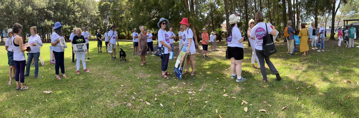 mikerdot's tweet photo. Less congestion? Definitely more traffic, far fewer trees. Gathering in remaining green space, Anzac Park, Cammeray, as Warringah Freeway ‘upgrade’ makes its way, softening us up for #BeachesLink #tollway Here on deck @larissa4willgby @Helen_Conway1 @emfarrelly #independents https://t.co/RTZSEEn1pW