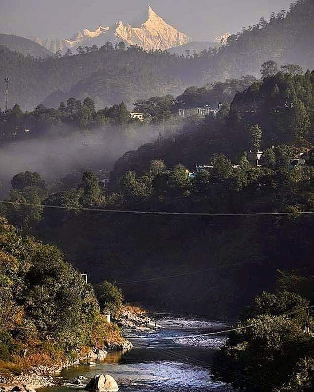 shubhamtorres09's tweet image. Grand view of #Panchachuli II (6904mtr) &amp;amp; river #Ramganga at (804mtr) from #Thal

#Ramganga originates from #Namik glacier meets with river #Saryu at #Rameshwar.

Further down towards east #Saryu meet River #Kali at #Pancheswar in district #Pithoragarh.

#Uttarakhand
