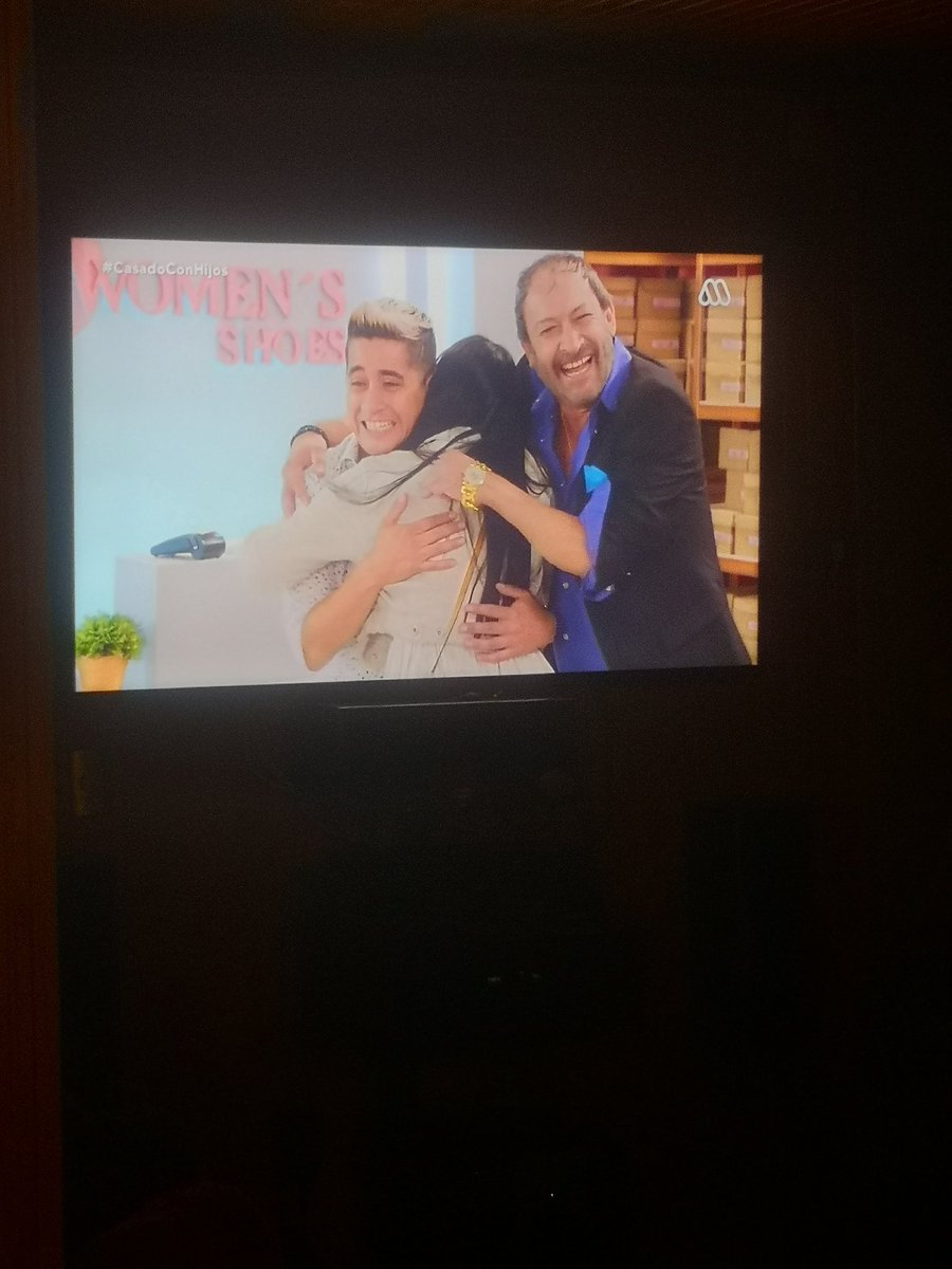 #CasadoConHijos no me funen al tio lucho... Jajaja